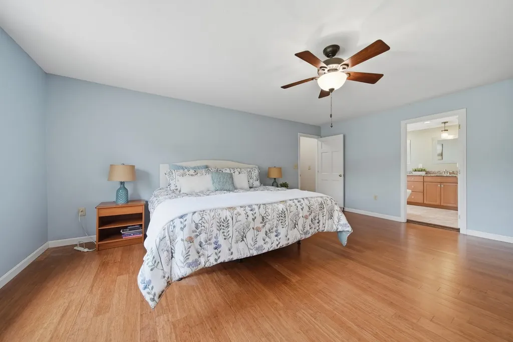 4 Royal Court Merrimack NH 03054