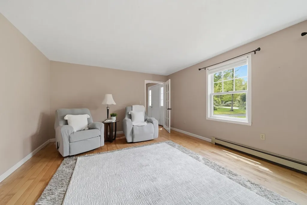 4 Royal Court Merrimack NH 03054