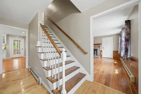 4 Royal Court Merrimack NH 03054