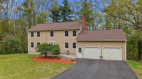 4 Royal Court Merrimack NH 03054