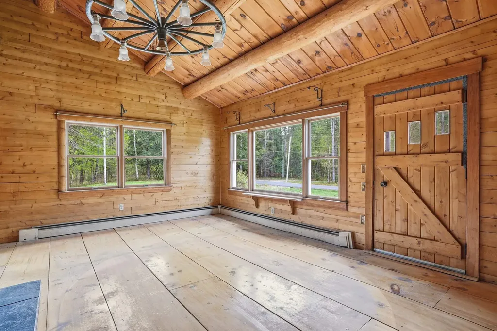 52 Nevins Road Hollis NH 03049