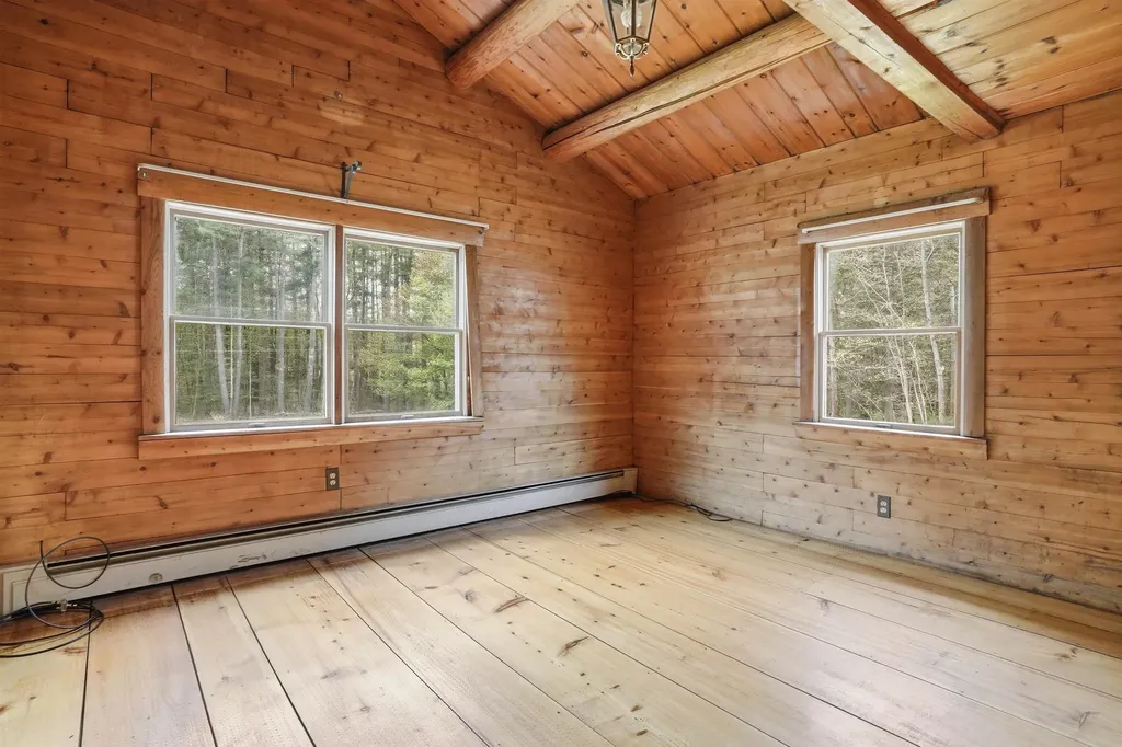 52 Nevins Road Hollis NH 03049