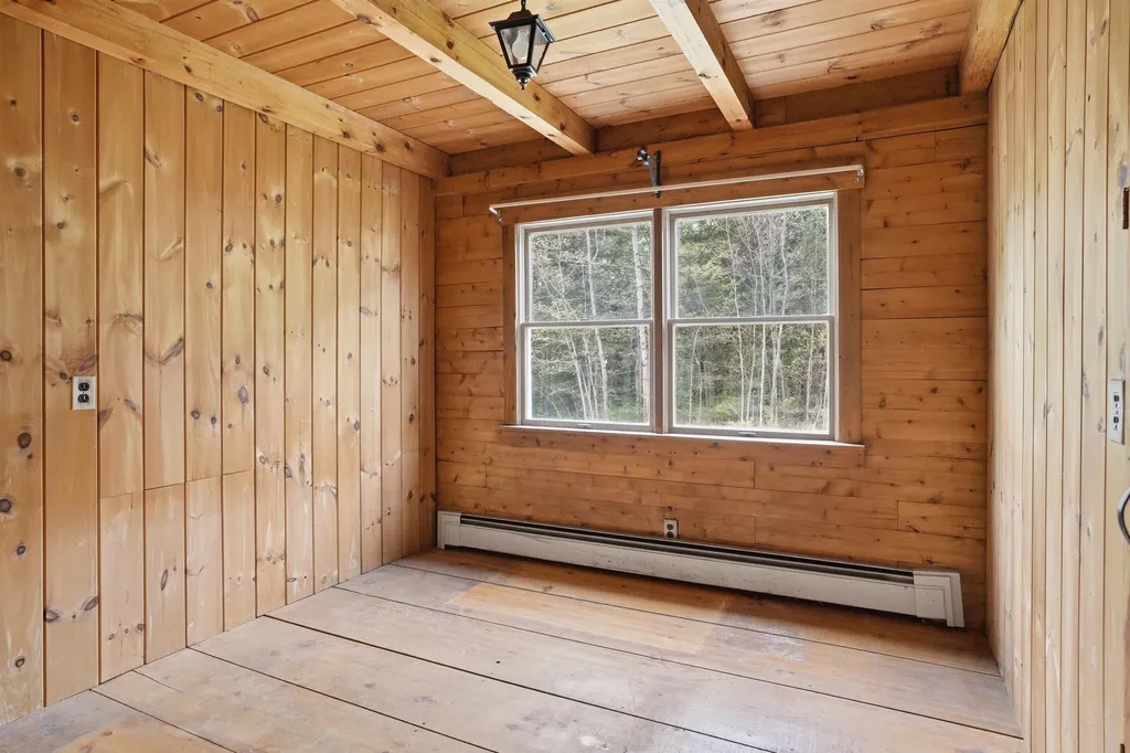 52 Nevins Road Hollis NH 03049