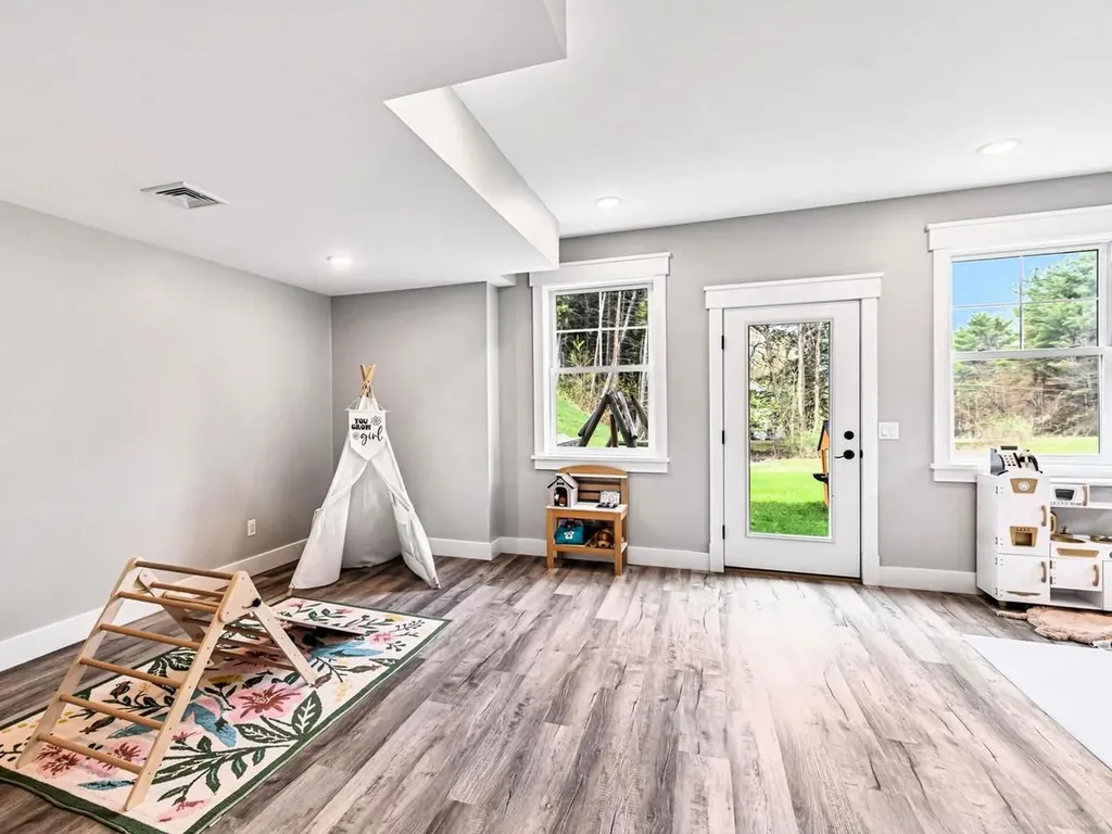 12 Kristen Drive Colchester VT 05446