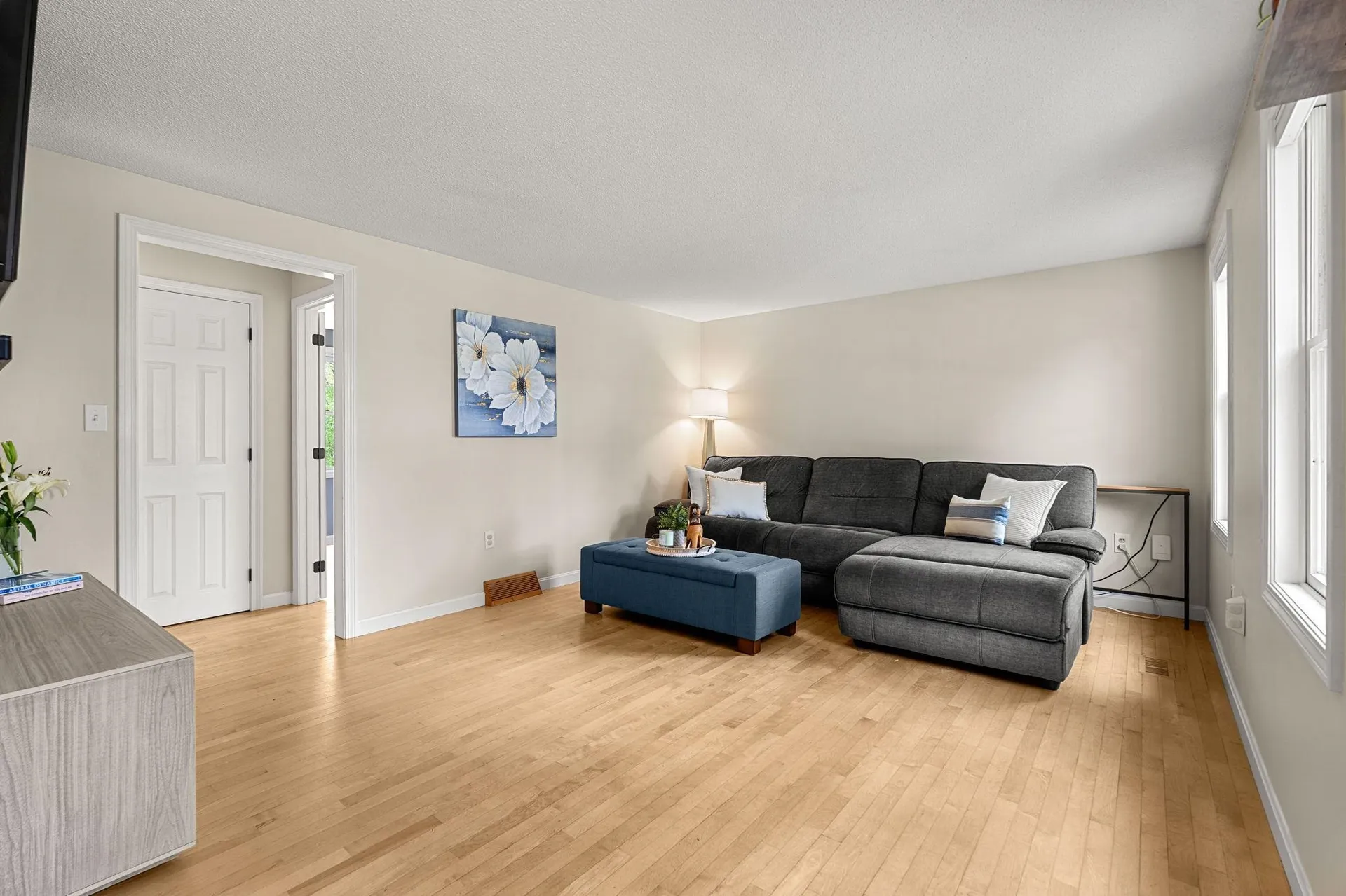 29 Hazel Avenue Nashua NH 03062