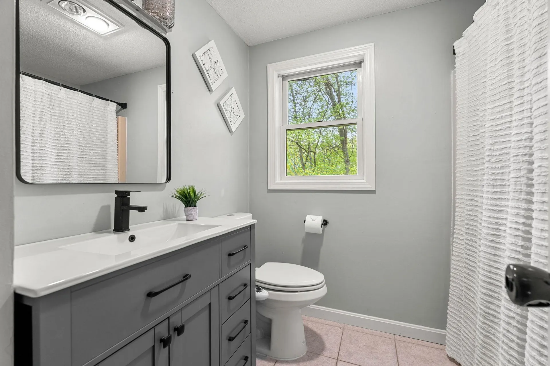 29 Hazel Avenue Nashua NH 03062