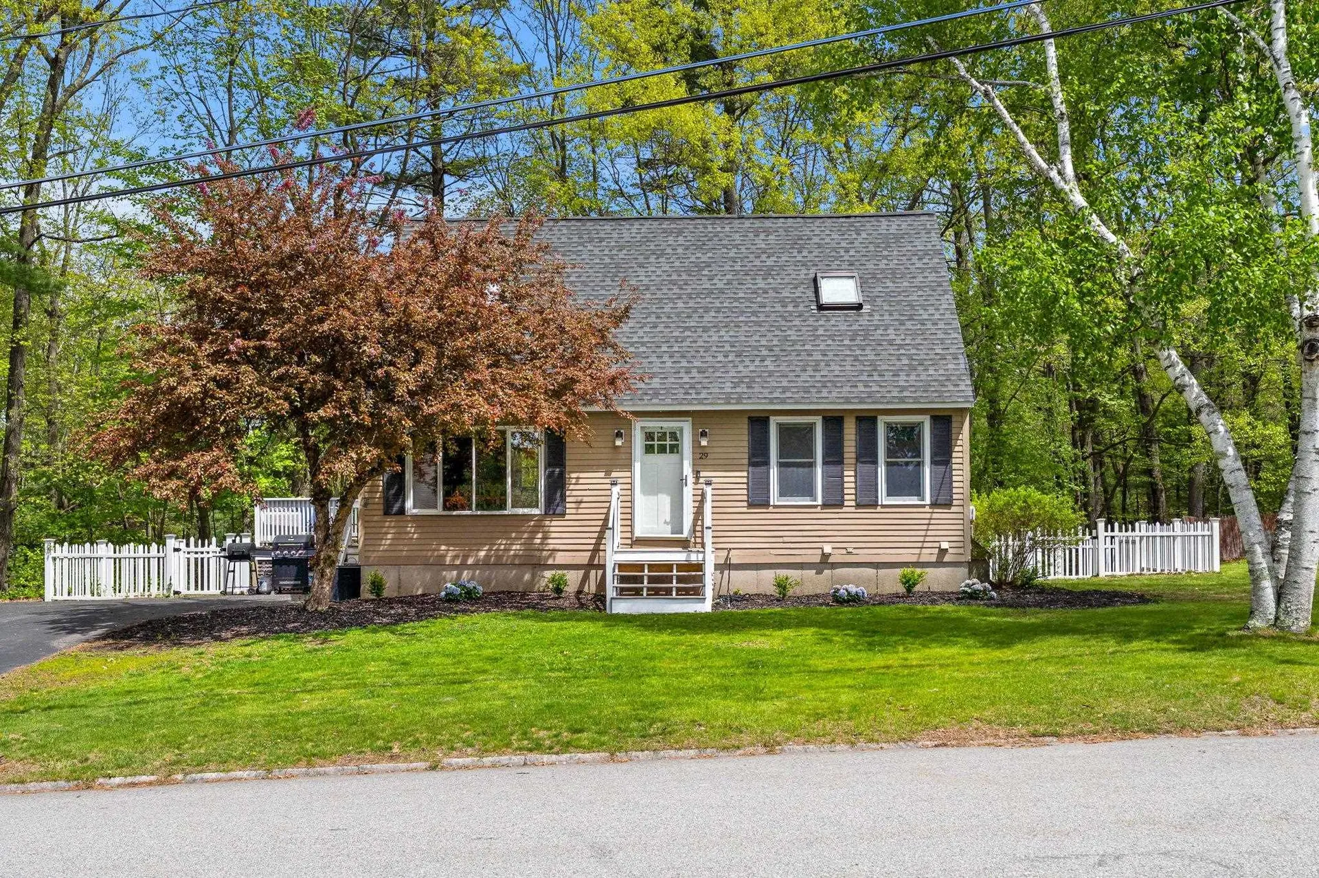 29 Hazel Avenue Nashua NH 03062