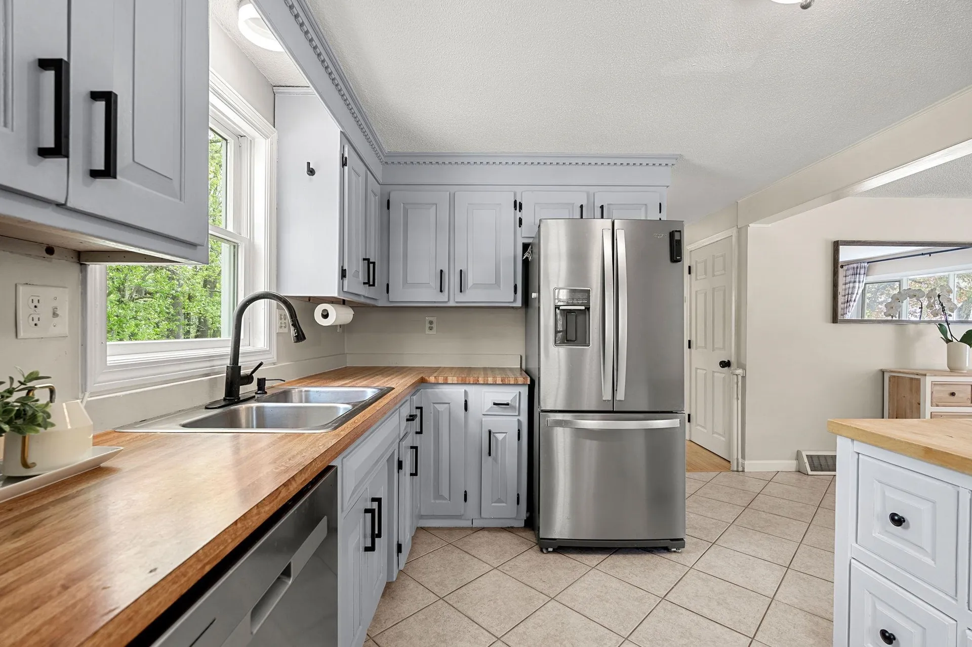 29 Hazel Avenue Nashua NH 03062
