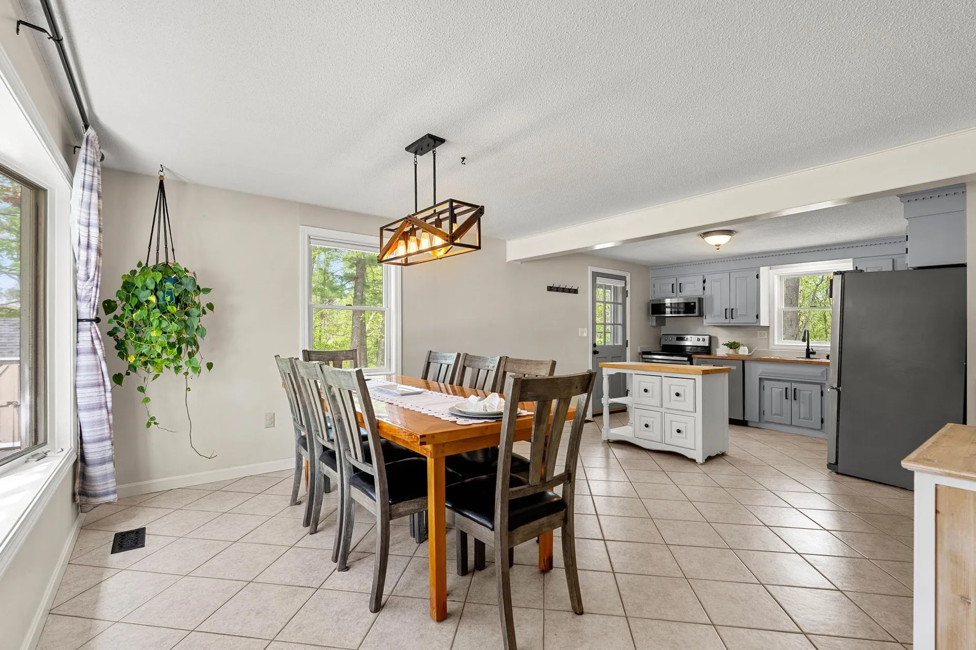 29 Hazel Avenue Nashua NH 03062