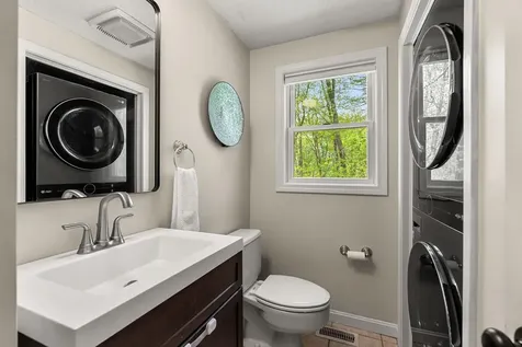 29 Hazel Avenue Nashua NH 03062