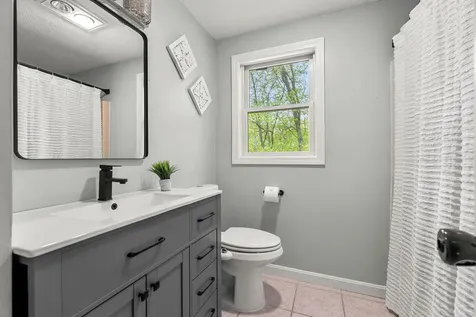 29 Hazel Avenue Nashua NH 03062