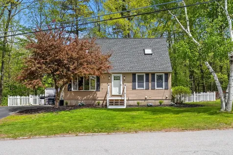 29 Hazel Avenue Nashua NH 03062