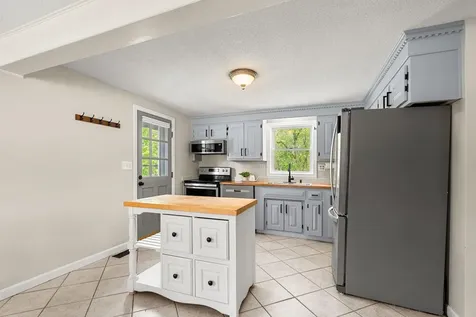 29 Hazel Avenue Nashua NH 03062