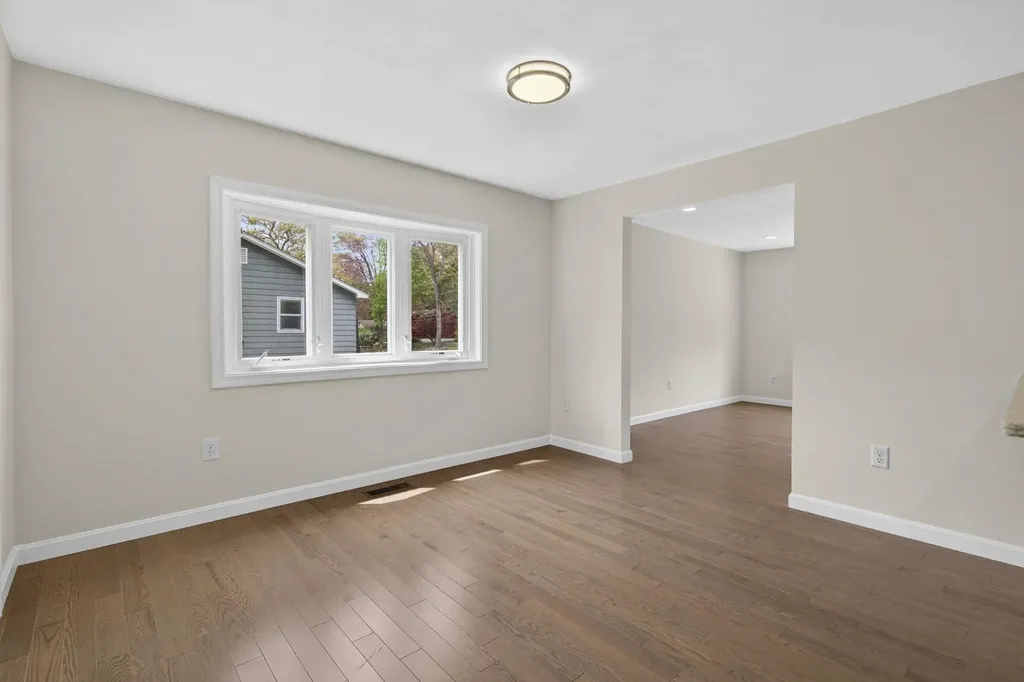 27 Townsend Avenue Salem NH 03079