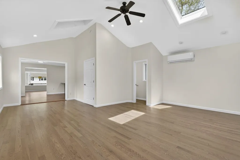 27 Townsend Avenue Salem NH 03079