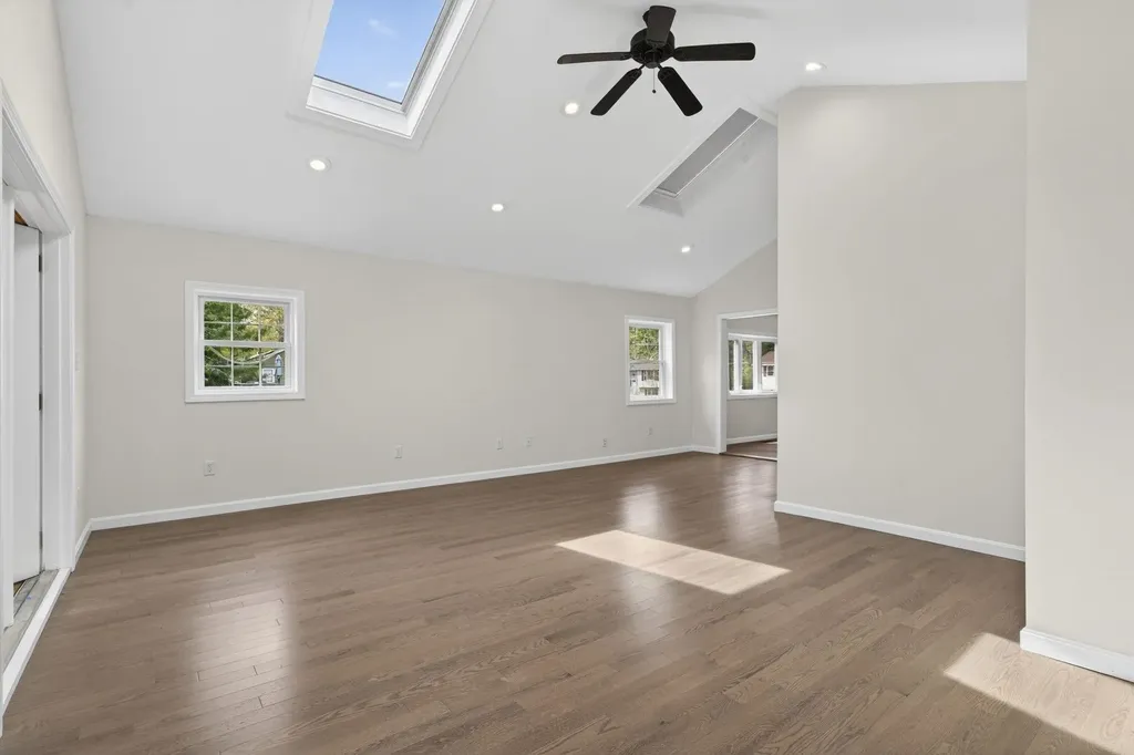 27 Townsend Avenue Salem NH 03079