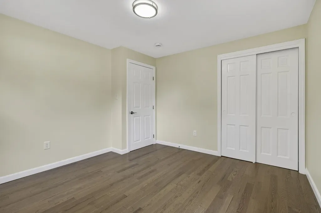 27 Townsend Avenue Salem NH 03079