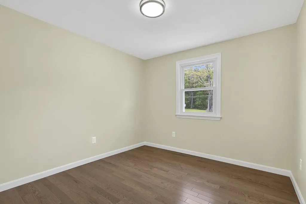 27 Townsend Avenue Salem NH 03079
