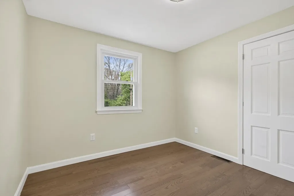 27 Townsend Avenue Salem NH 03079