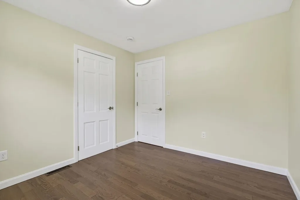 27 Townsend Avenue Salem NH 03079