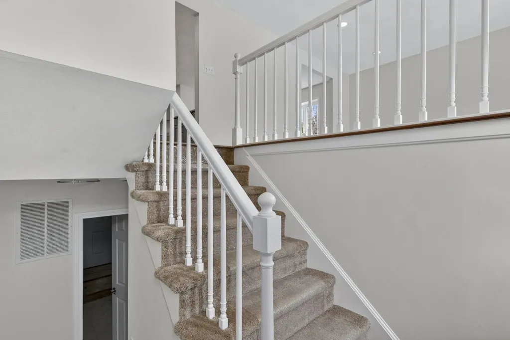 27 Townsend Avenue Salem NH 03079