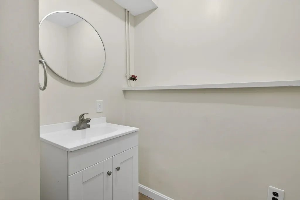 27 Townsend Avenue Salem NH 03079