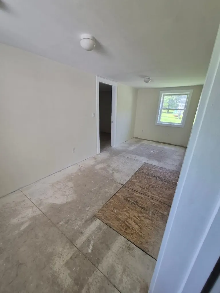 27 Townsend Avenue Salem NH 03079