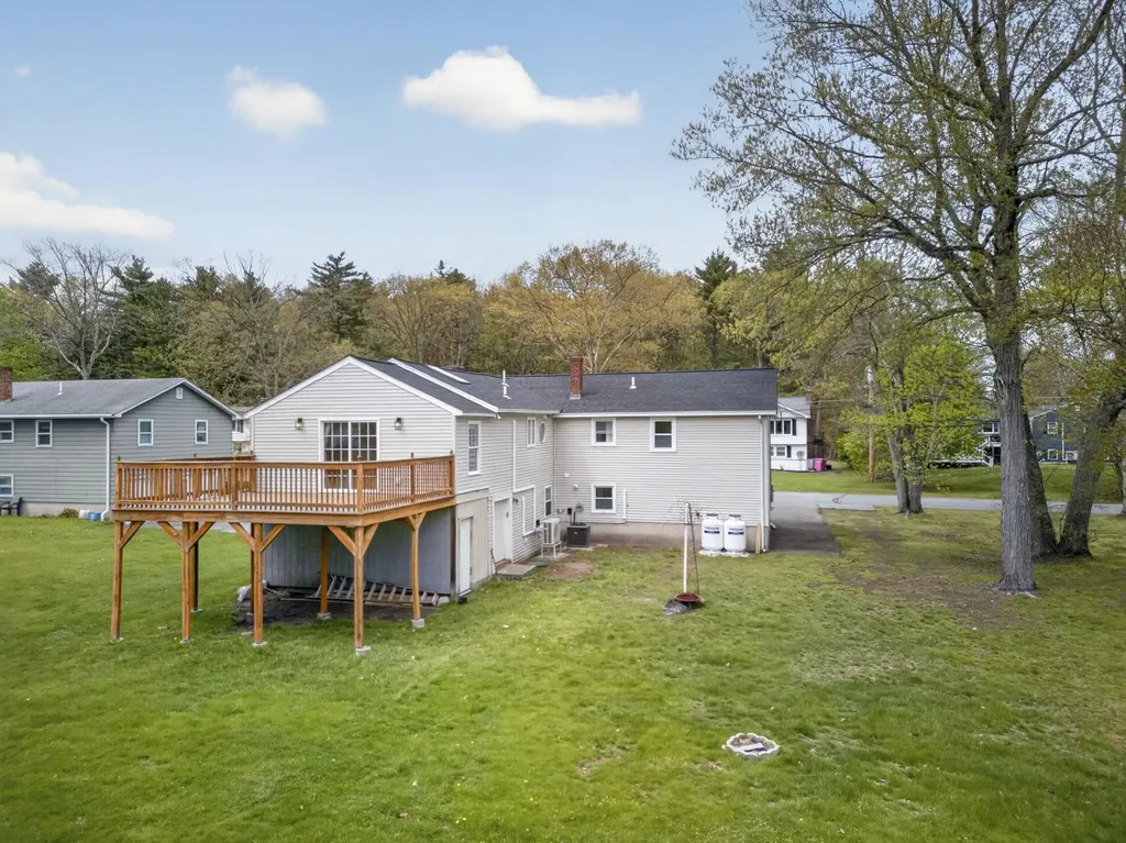 27 Townsend Avenue Salem NH 03079