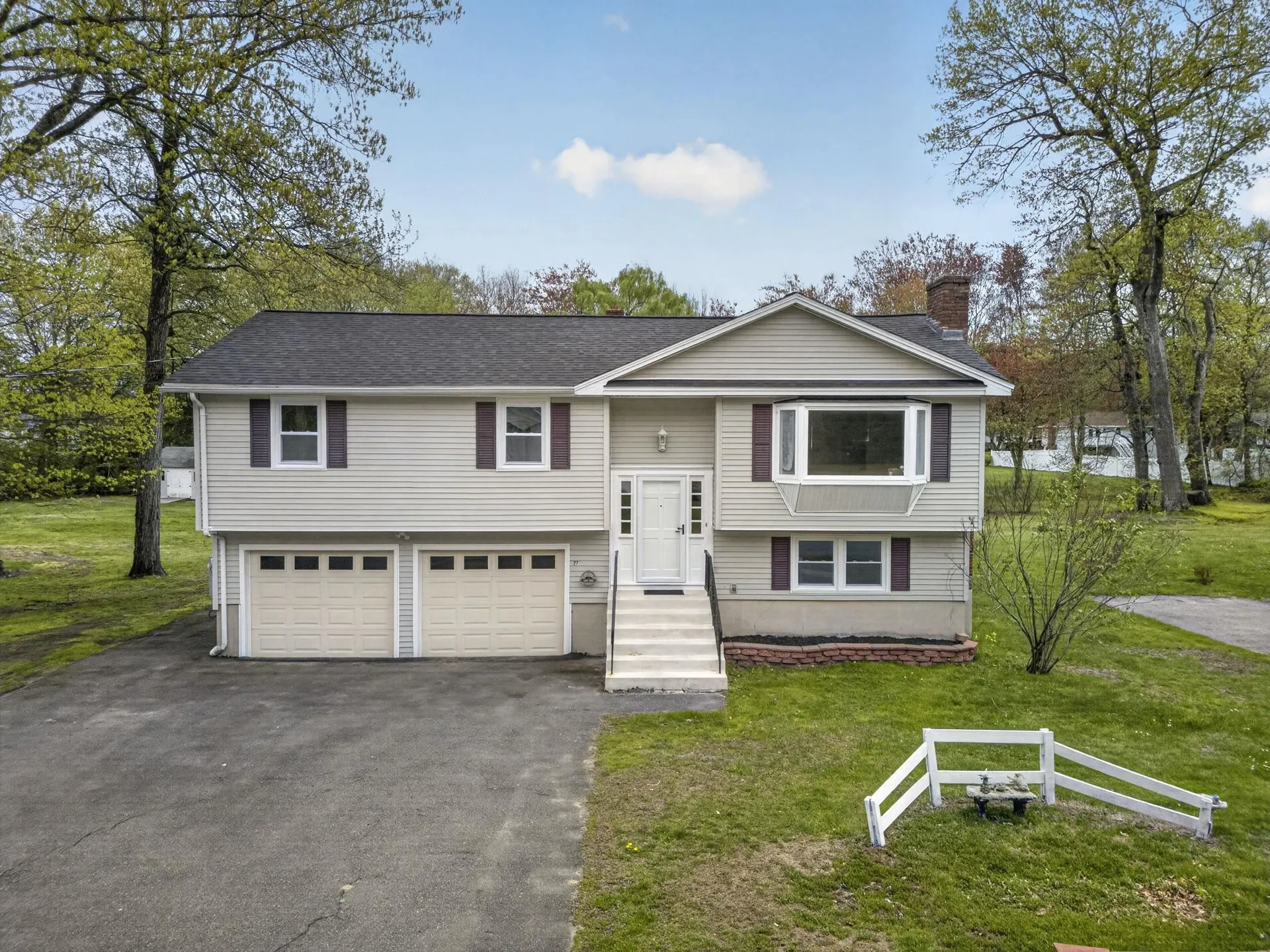 27 Townsend Avenue Salem NH 03079