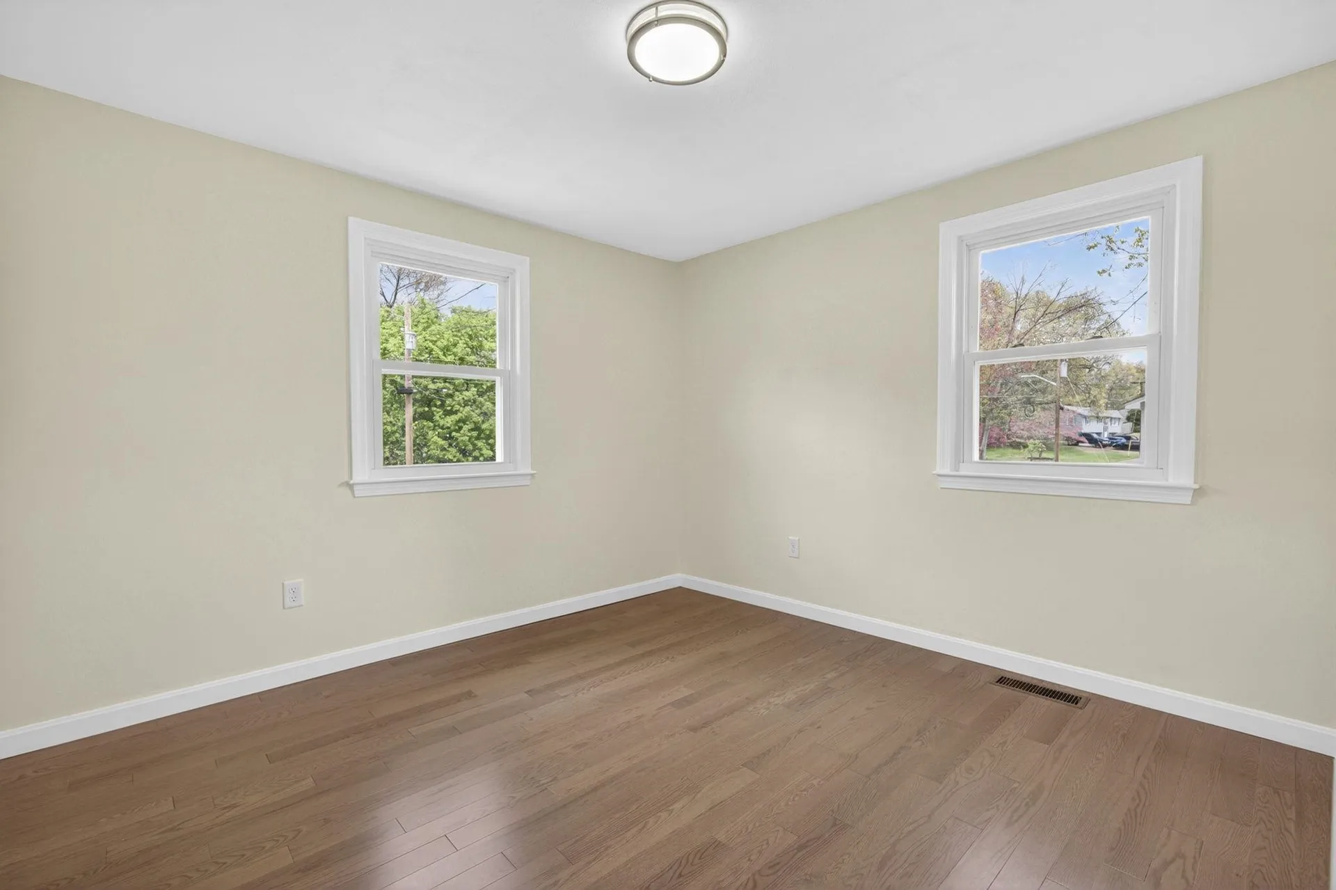 27 Townsend Avenue Salem NH 03079