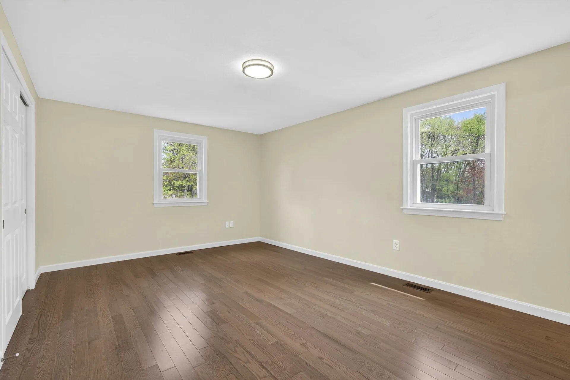 27 Townsend Avenue Salem NH 03079