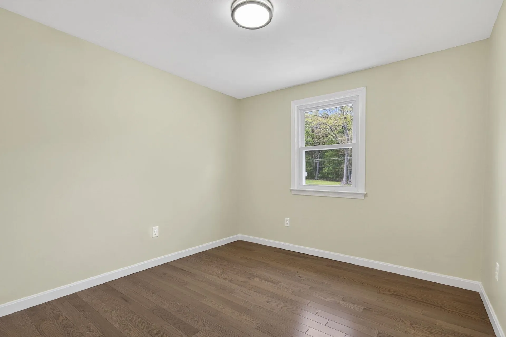 27 Townsend Avenue Salem NH 03079