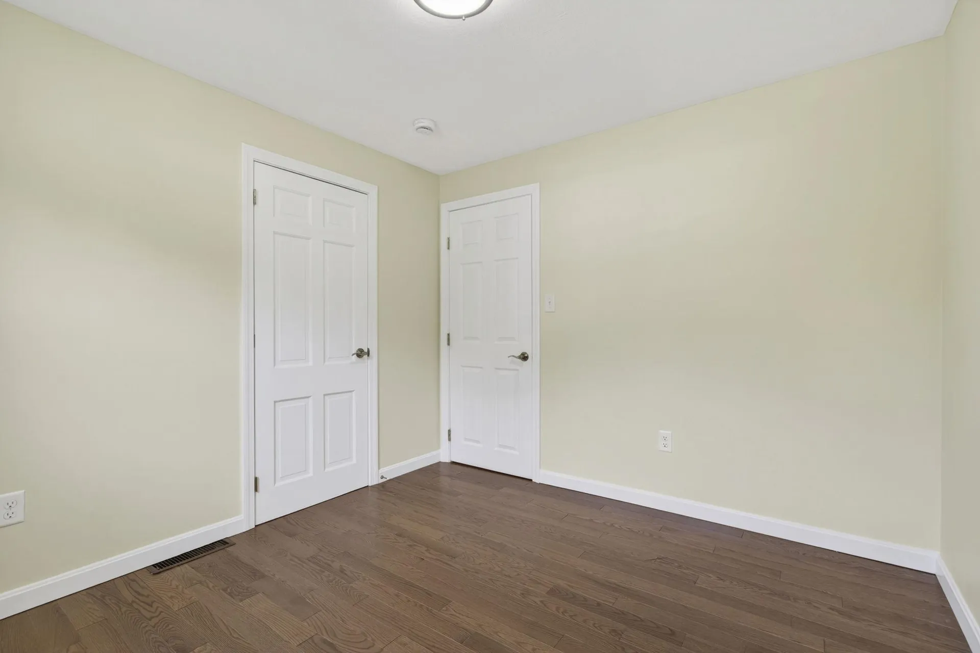 27 Townsend Avenue Salem NH 03079