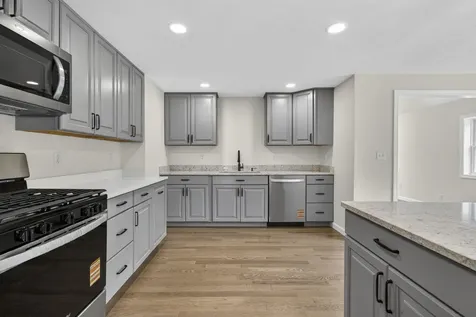 27 Townsend Avenue Salem NH 03079