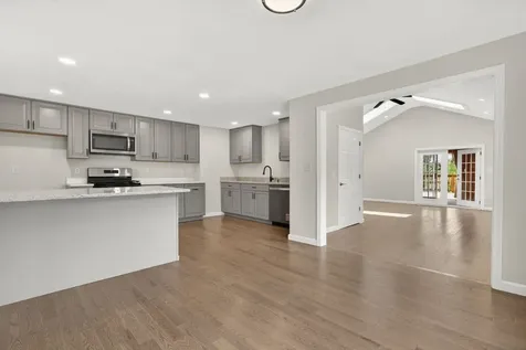 27 Townsend Avenue Salem NH 03079