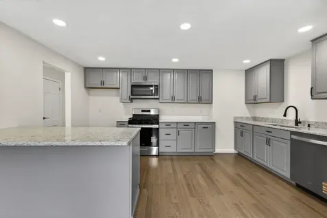 27 Townsend Avenue Salem NH 03079