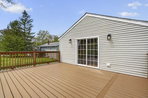 27 Townsend Avenue Salem NH 03079