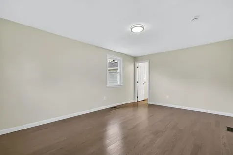 27 Townsend Avenue Salem NH 03079