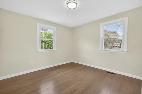 27 Townsend Avenue Salem NH 03079