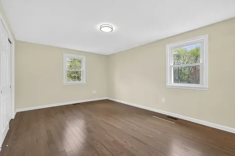 27 Townsend Avenue Salem NH 03079