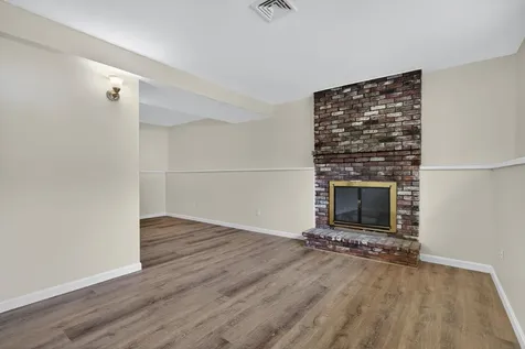 27 Townsend Avenue Salem NH 03079