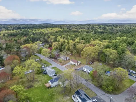 27 Townsend Avenue Salem NH 03079