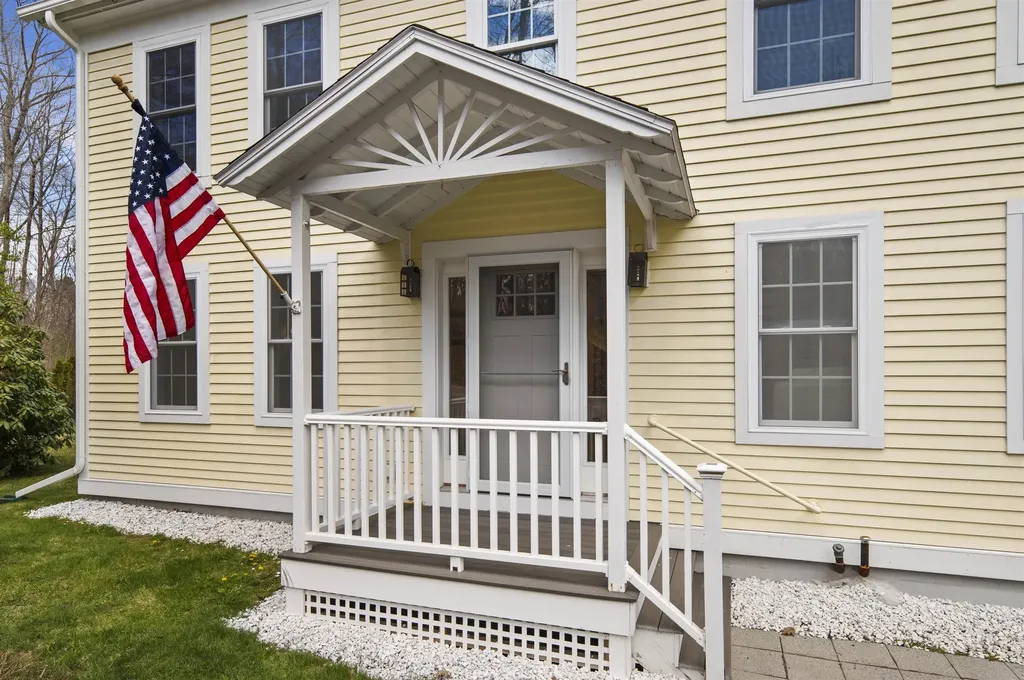 105 Brentwood Road Exeter NH 03833