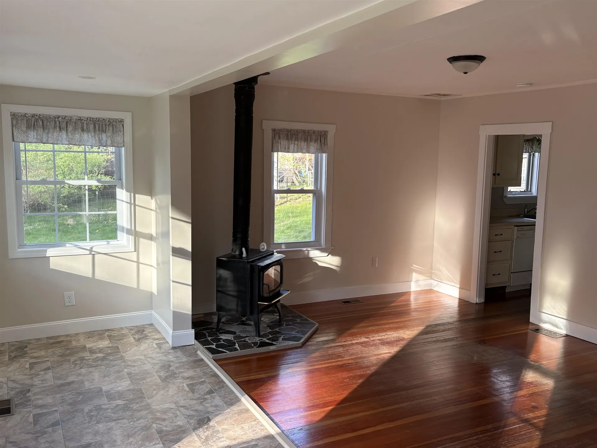 80 St. Laurent Street Epping NH 03042