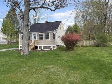80 St. Laurent Street Epping NH 03042