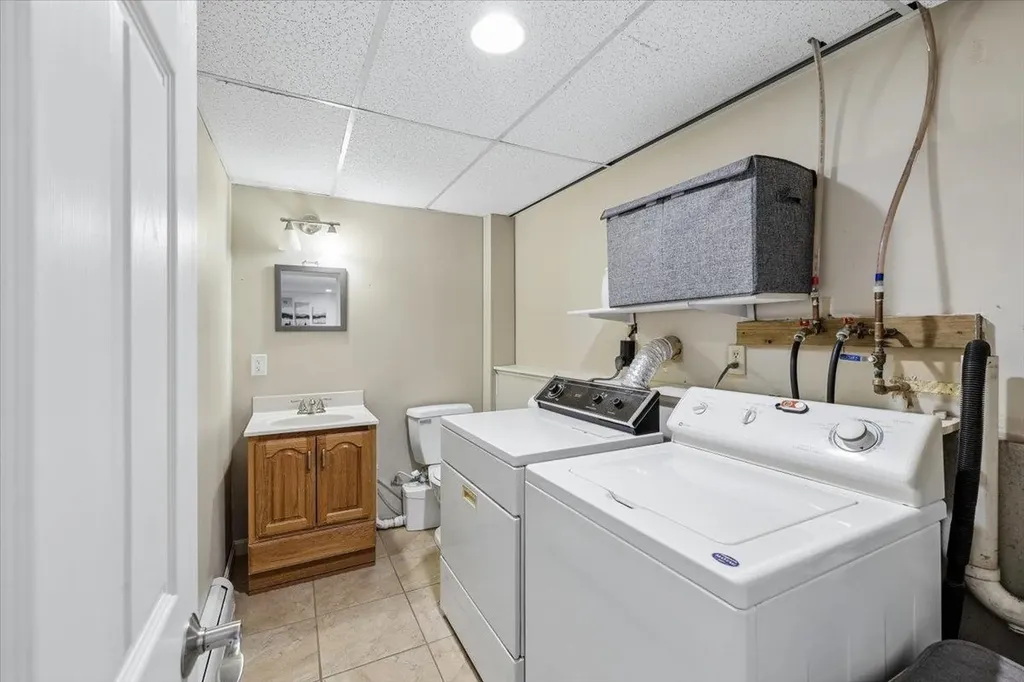 205 Brent Street Manchester NH 03103