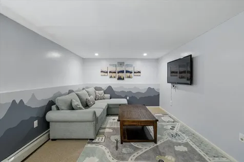 205 Brent Street Manchester NH 03103