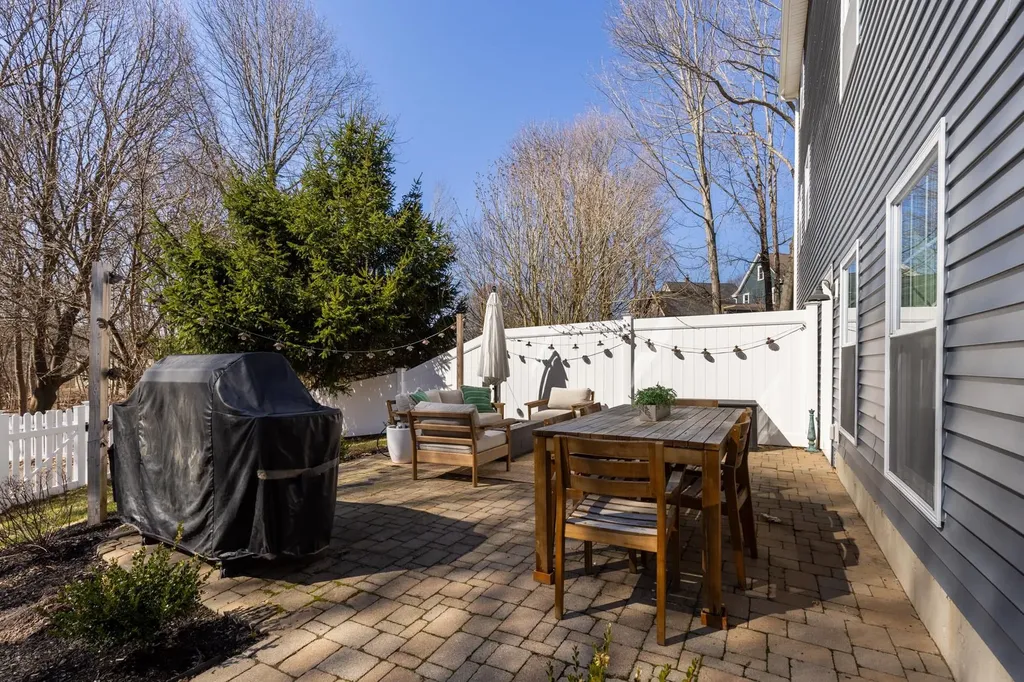 72 Woodbury Avenue Portsmouth NH 03801