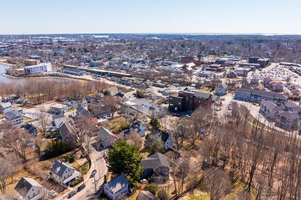 72 Woodbury Avenue Portsmouth NH 03801