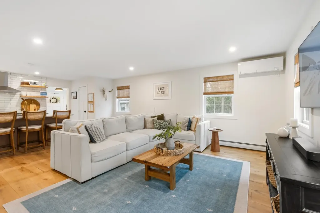 72 Woodbury Avenue Portsmouth NH 03801